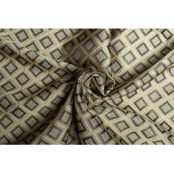 Naktinės romanetės, rudo atspalvio 