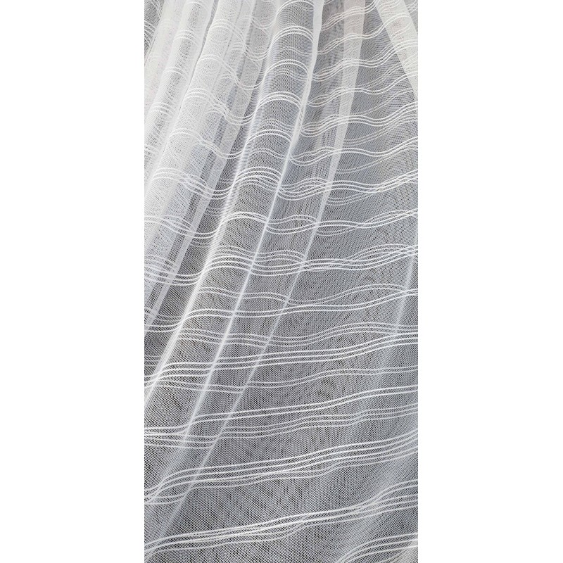 Dieninės užuolaidos, Baltos užuolaidos su horizontaliomis juostelėmis