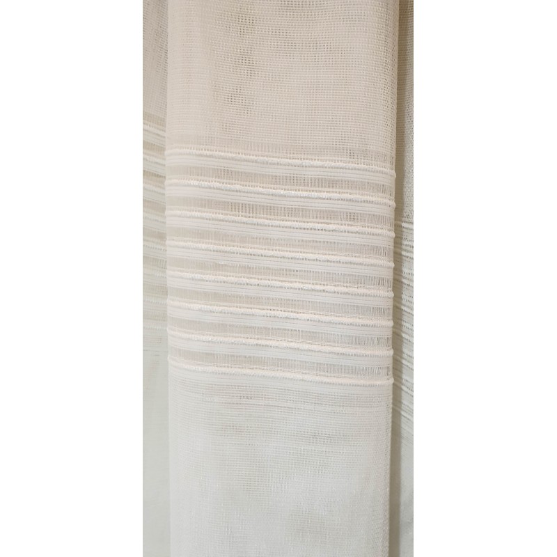 Dieninės užuolaidos, Kreminės spalvos užuolaidos su juostomis apačioje