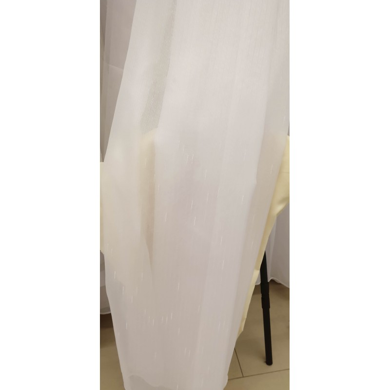 Dieninės užuolaidos, Baltos, su brūkšneliais 