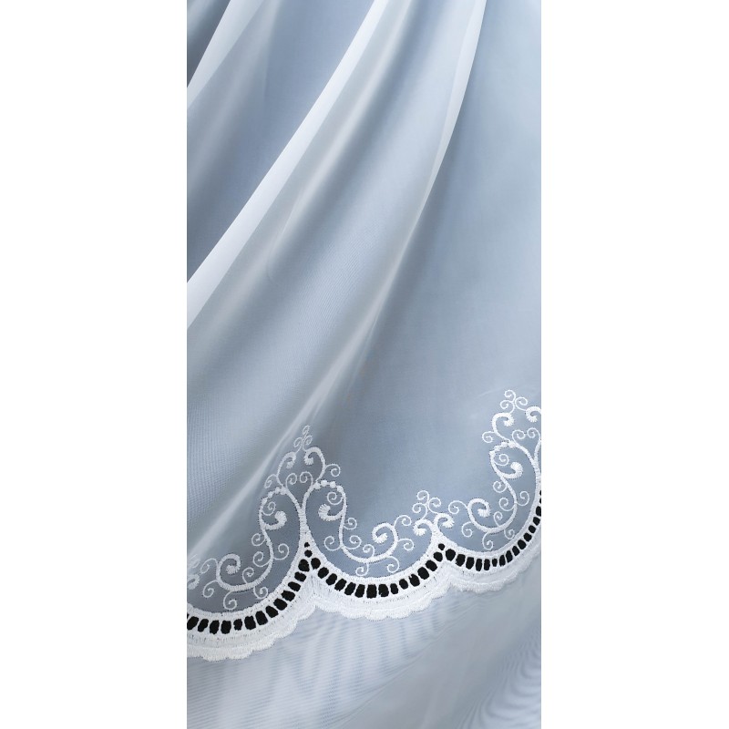 Dieninės užuolaidos, Raštuotos, melsvos užuolaidos