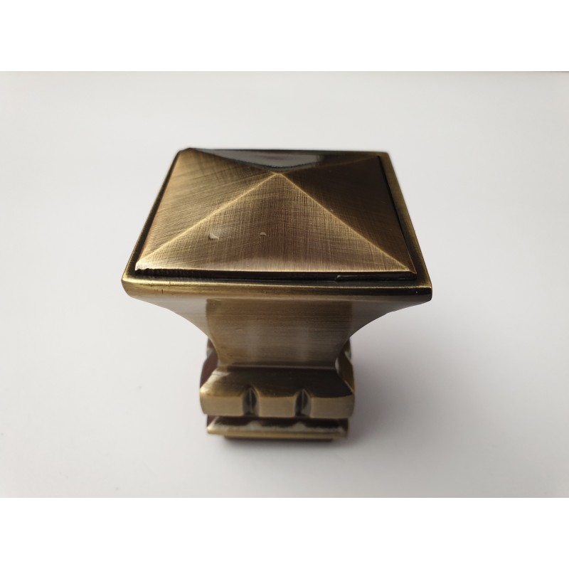 Antikinės bronzos 19mm Verdi antgalis