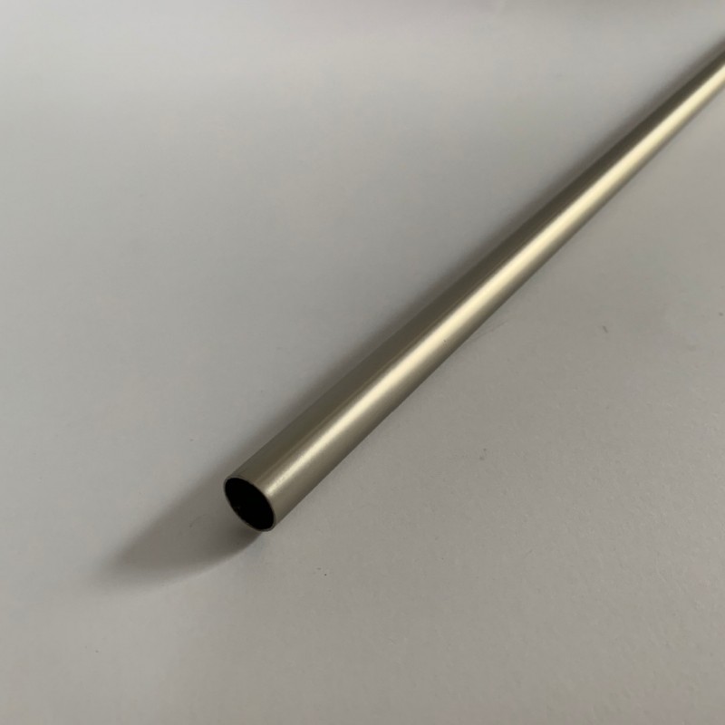 Matinio sidabro spalvos apvalus karnizas