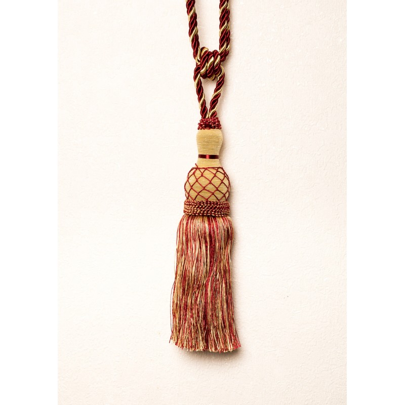 Raudono atspalvio viengubas parišimas