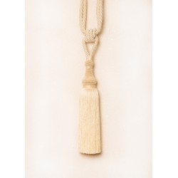 Smėlio atspalvio viengubas parišimas