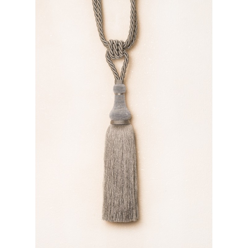 Pilko atspalvio viengubas parišimas