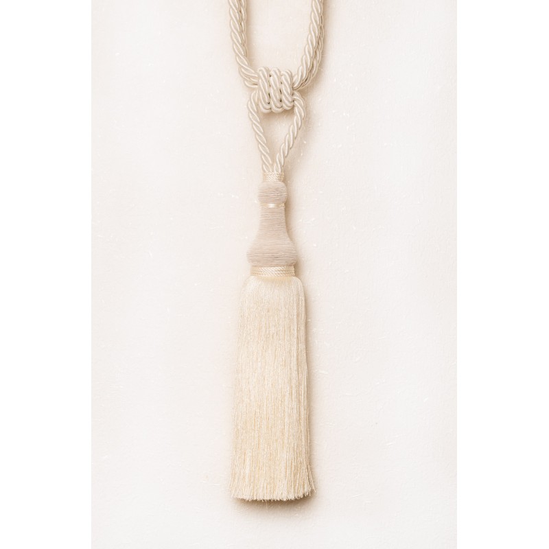 Balto atspalvio viengubas parišimas