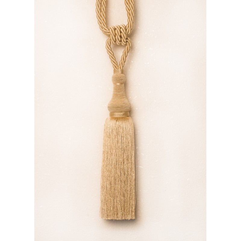 Smėlio atspalvio viengubas parišimas