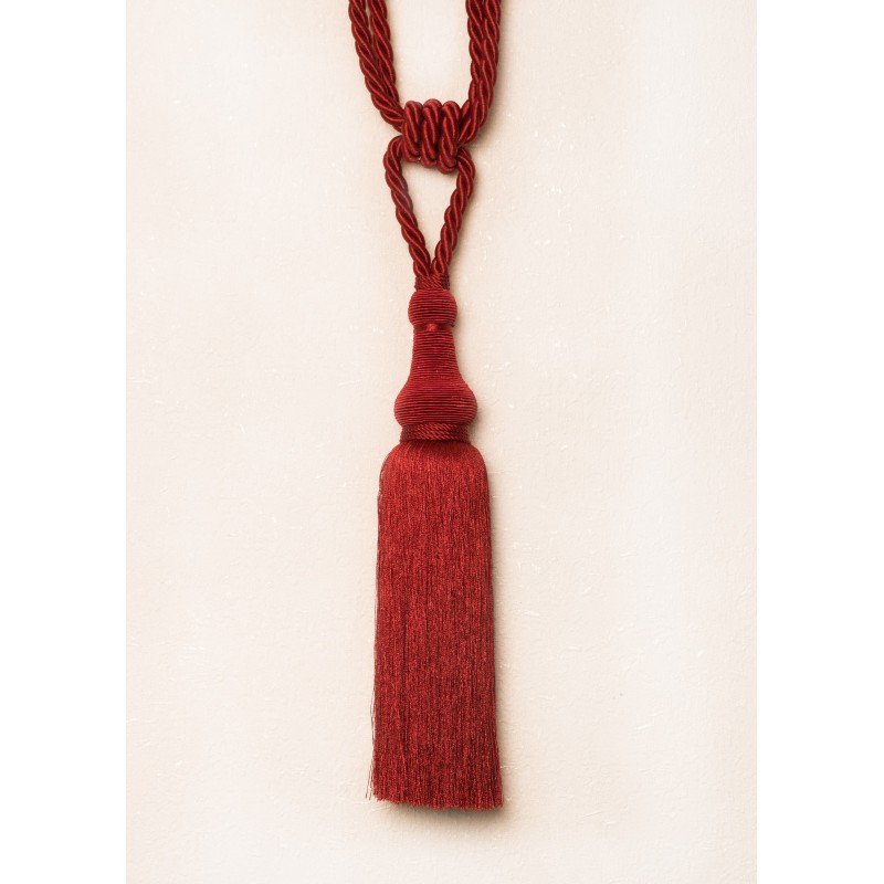 Raudono atspalvio viengubas parišimas