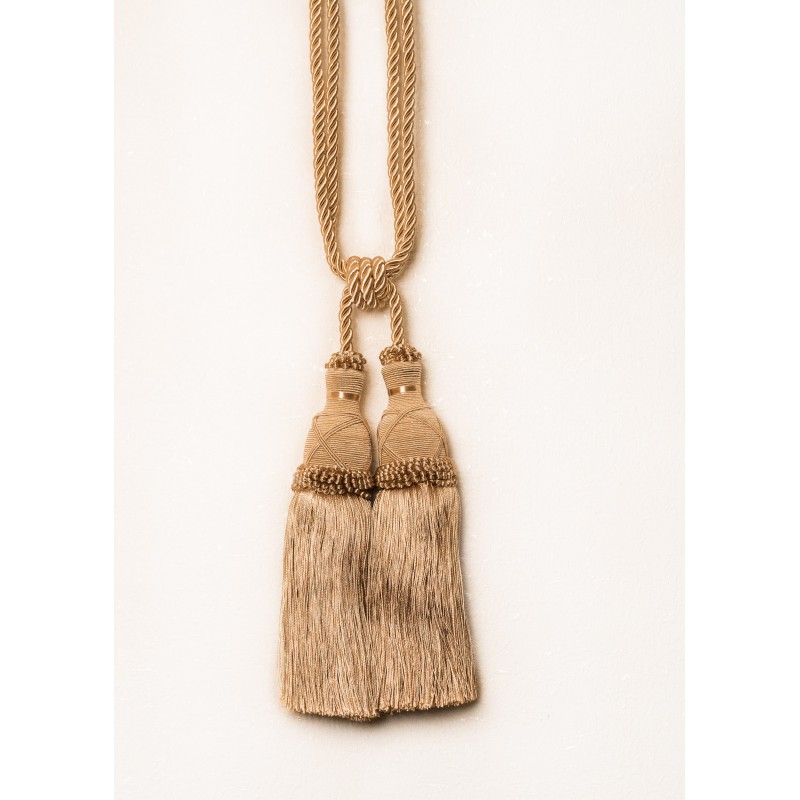 Smėlio atspalvio viengubas parišimas