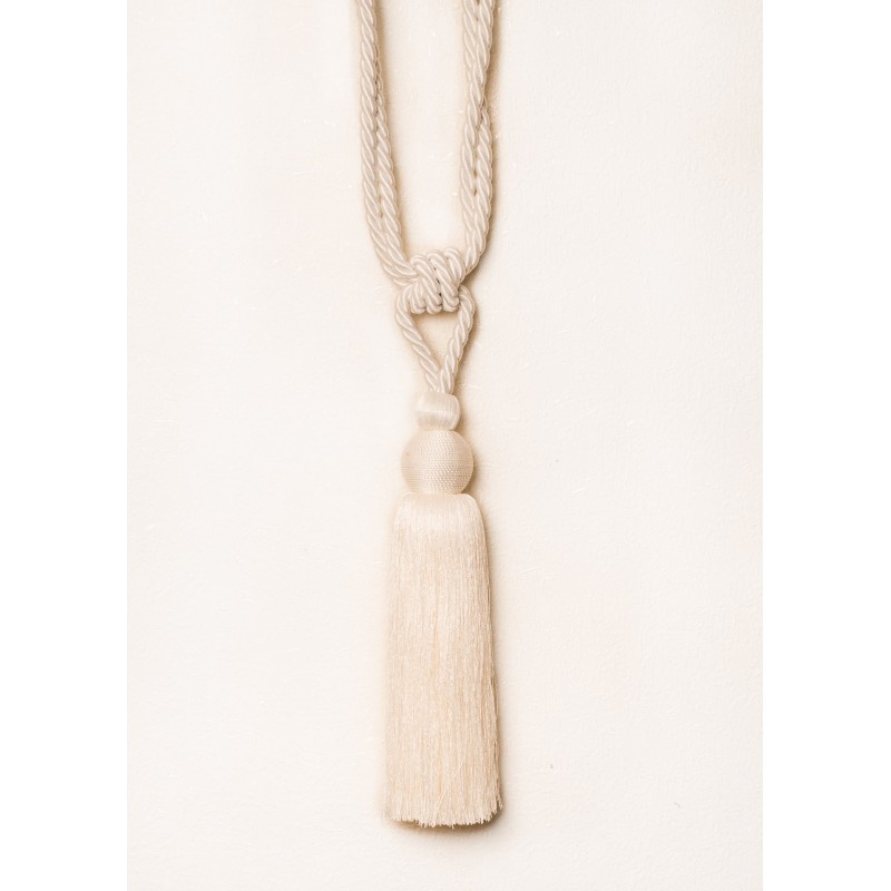 Balto atspalvio viengubas parišimas