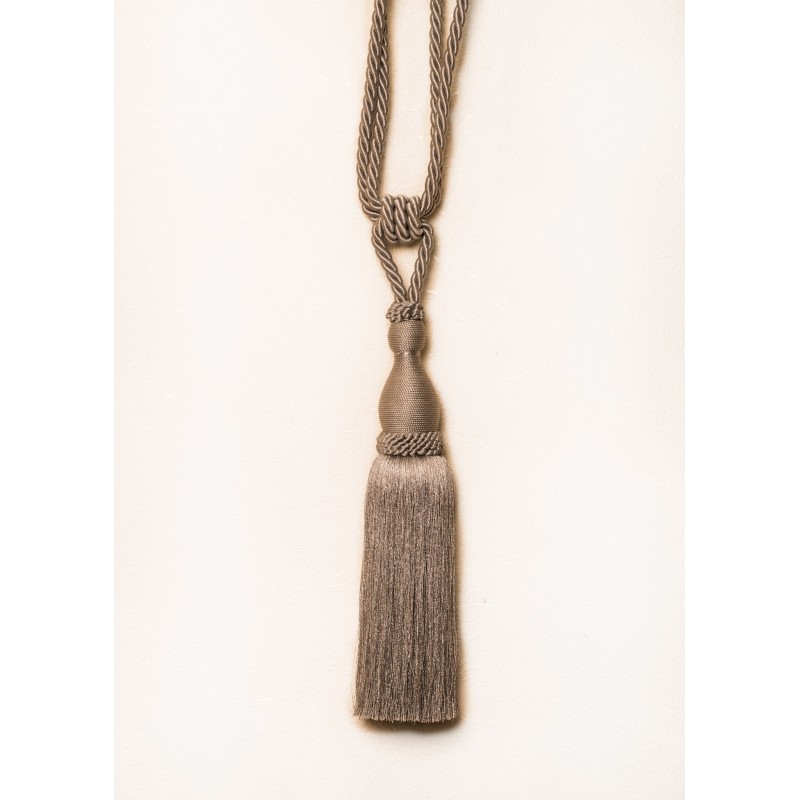 Pilko atspalvio viengubas parišimas