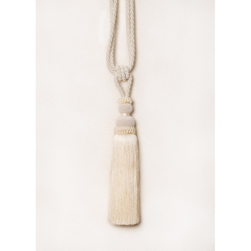 Balto atspalvio viengubas parišimas