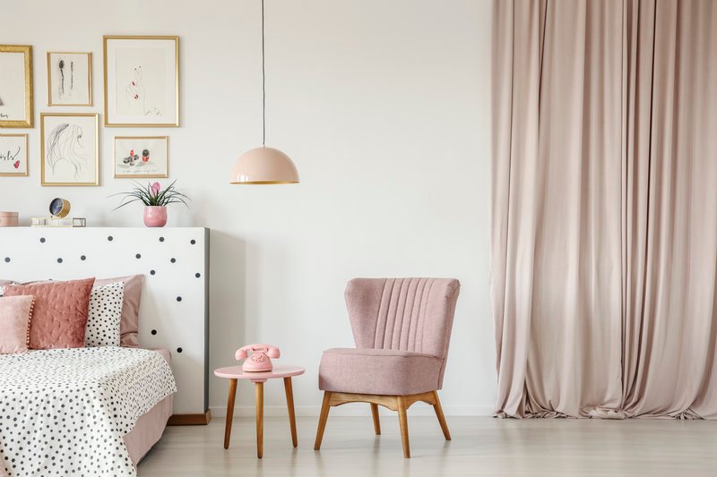 Naktinės užuolaidos rožinis kambarys